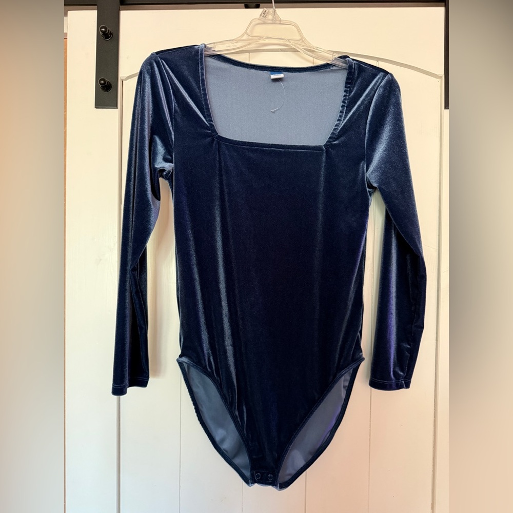 Old navy velvet bodysuit size M petite